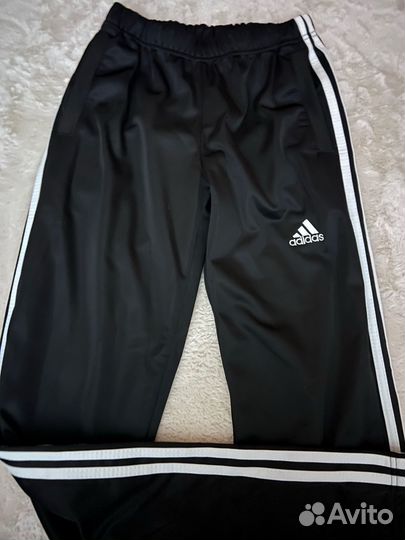 Женский спортивный костюм adidas