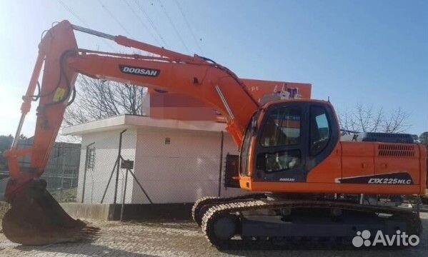 Стекло лобовое верх Doosan DX 190 nlcv