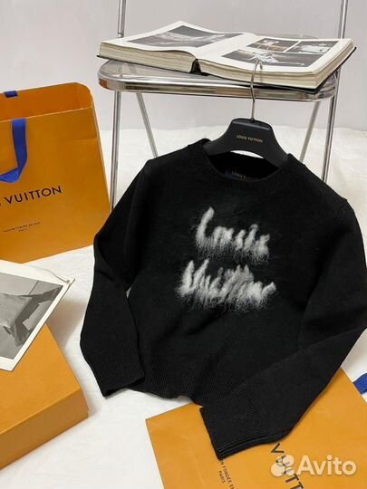 Свитер однотонный мужской Louis Vuitton