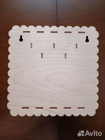 Ключница деревянная на 5 ключей