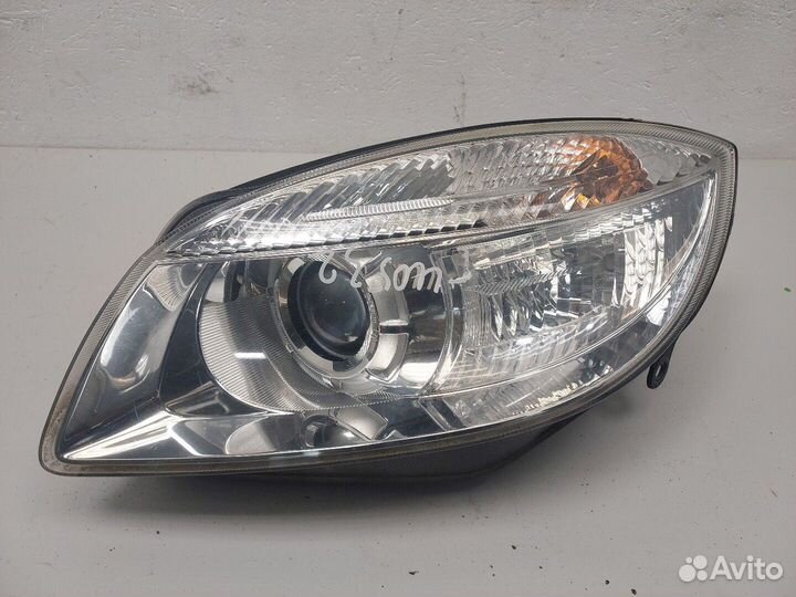 Фара (передняя) Skoda Fabia, 2010