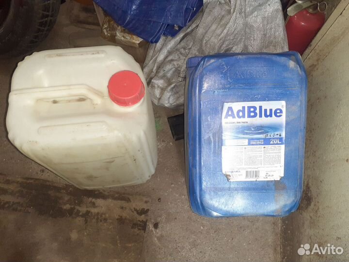 Канистры пластмассовые 20 литров