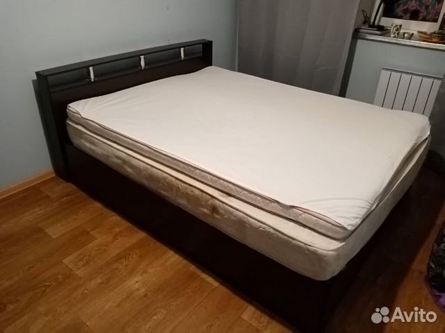 Кровать