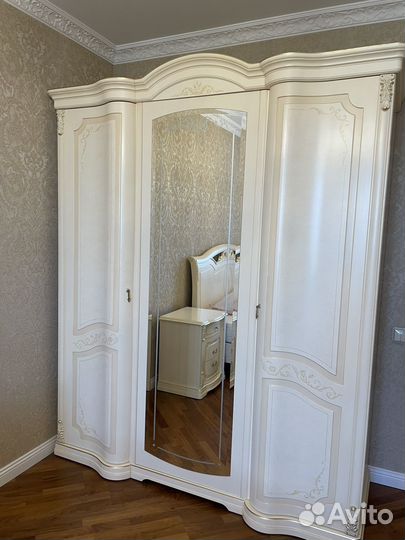 Спальный гарнитур