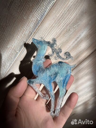 Новогодние ёлочные игрушки из эпоксидной смолы