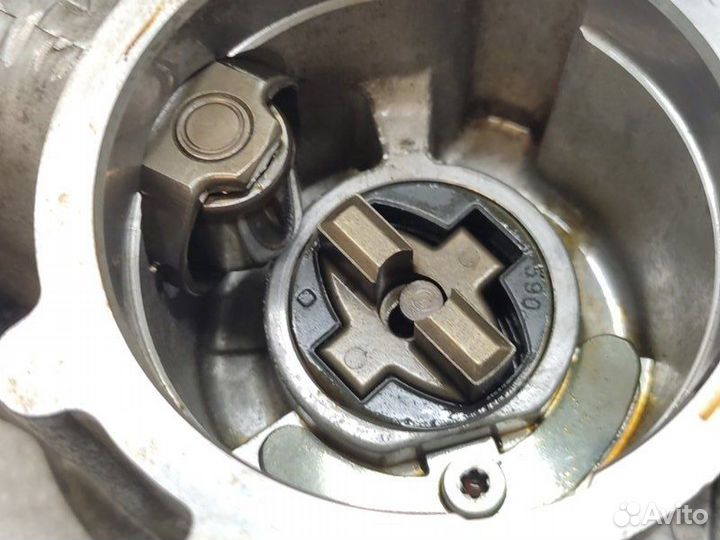 Насос вакуумный Volkswagen Tiguan 1 2.0 TSI 2012