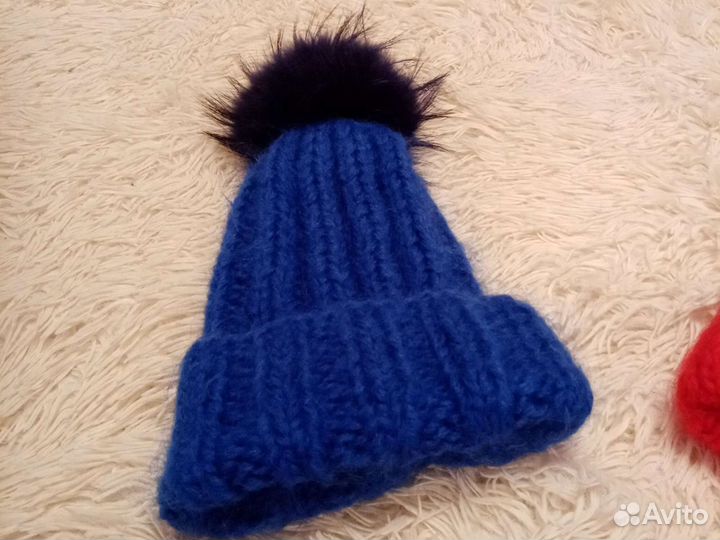 Шапка 2 штуки, красная и синяя