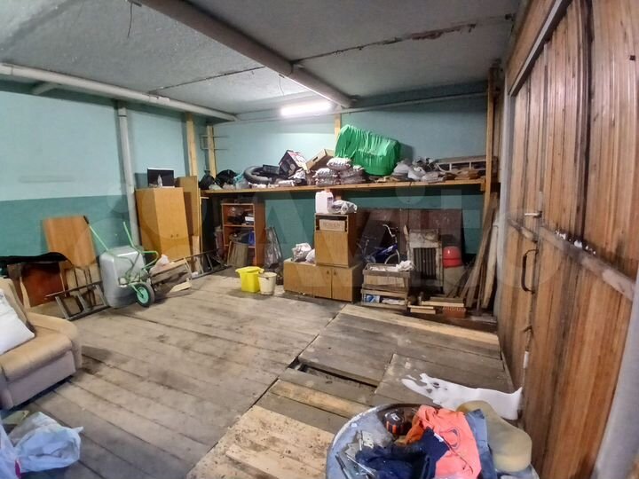 Гараж, > 30 м²