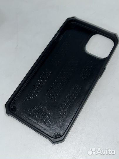 Чехол на iPhone 13 uag