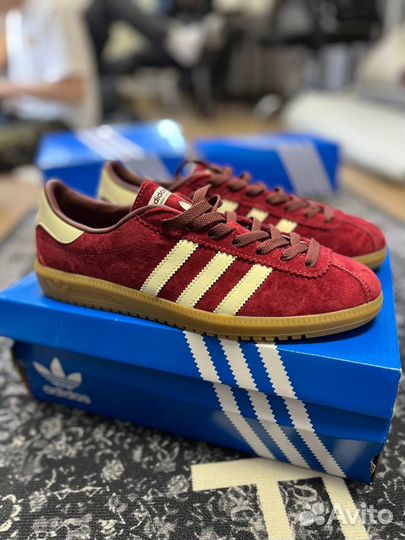 Кроссовки красные Adidas Bermuda