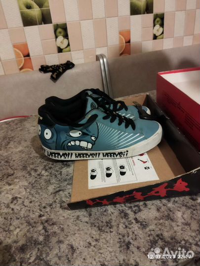 Кроссовки на роликах heelys