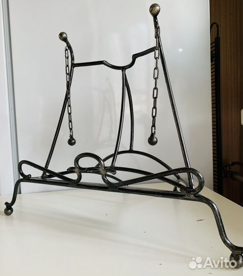 Подставка кованая для книги