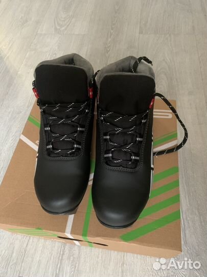 Лыжные ботинки spine