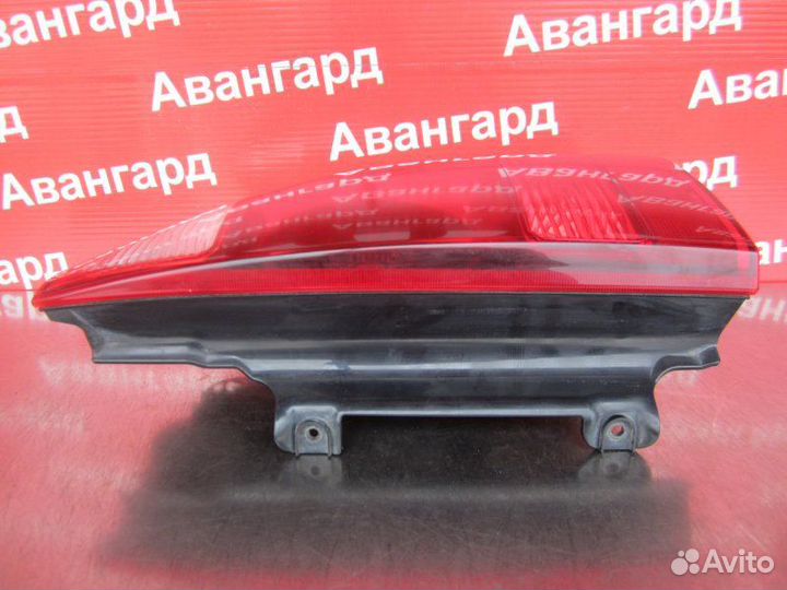 Фонарь правый Mitsubishi Pajero 3 6G74 2003