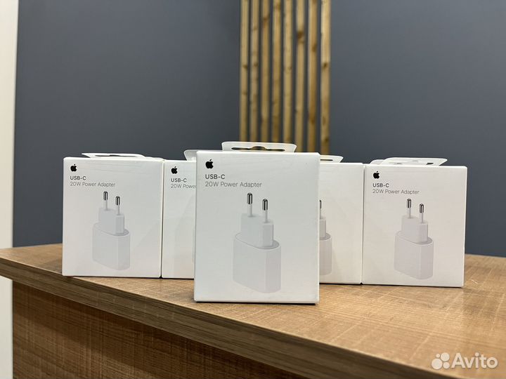 Сетевое зарядное устройство Apple 20W USB-C Power