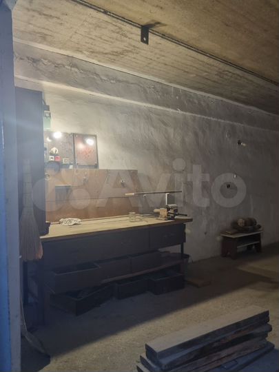 Гараж, > 30 м²