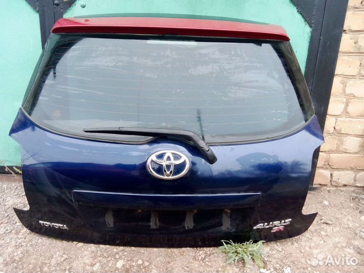 Крышка багажника Toyota Auris E150