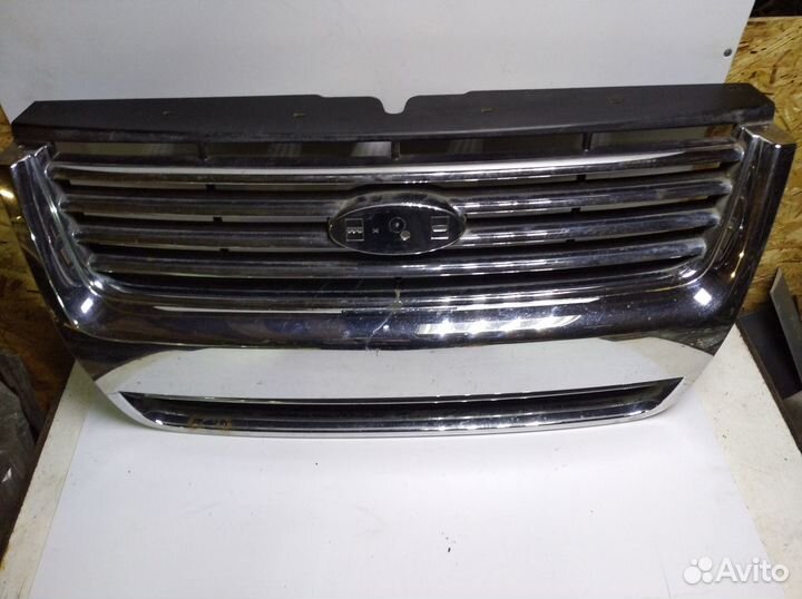 Решетка радиатора ford Explorer 4 2006-2010 U251