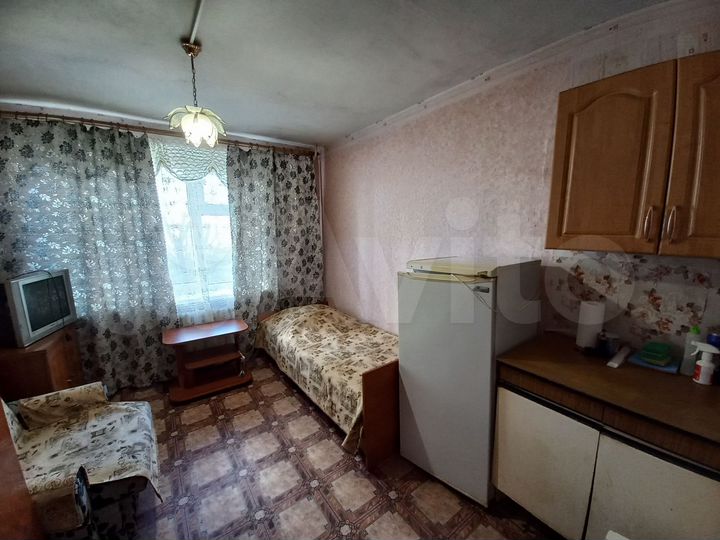 Комната 11 м² в 3-к., 1/2 эт.