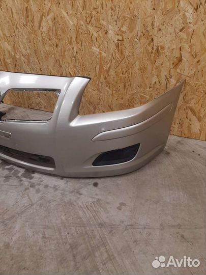 Бампер передний Toyota avensis AZT250