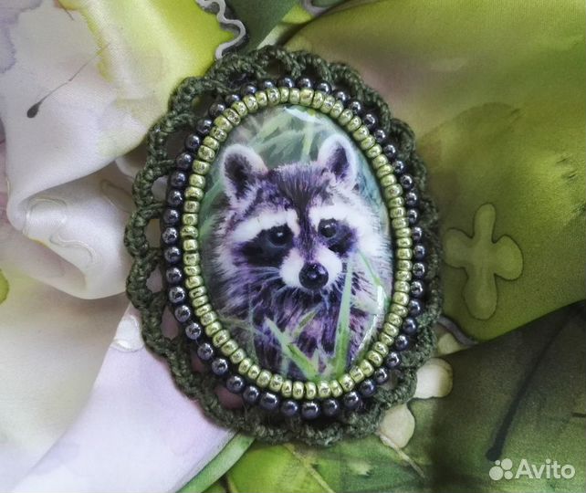 Брошь ручной работы 