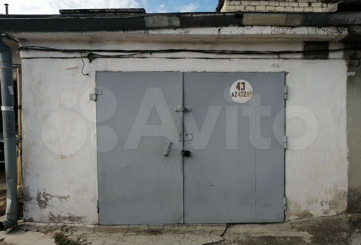 Гараж, > 30 м²