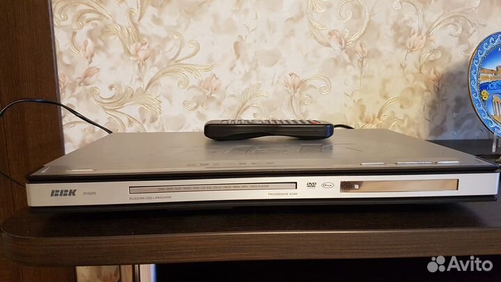 DVD плеер BBK DV522S