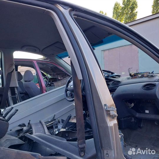 Центральная стойка кузова права ford focus 1