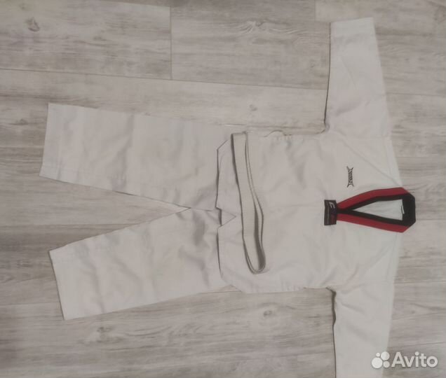 Костюм для единоборств