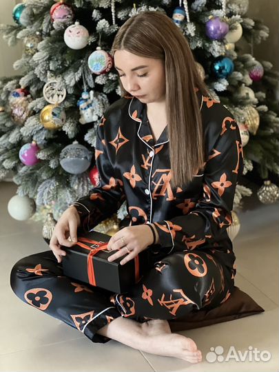 Домашний костюм, пижама