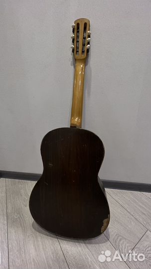 Акустическая гитара