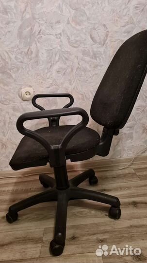 Компьютерное кресло на запчасти