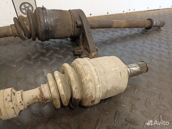 Полуось передняя правая для Nissan Maxima A32