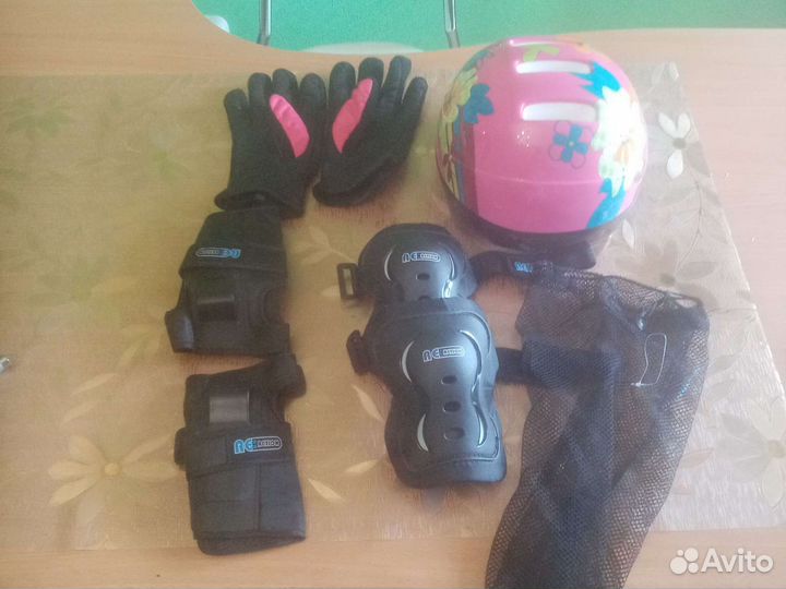 Шлем, наколенники, налокотники, защита