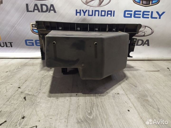 Крышка бардачка Бардачок renault megane 2