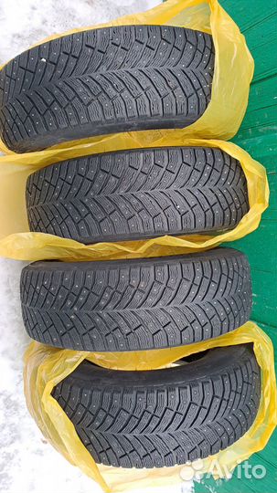 Michelin X-Ice North 4 SUV 225/65 R17 106T