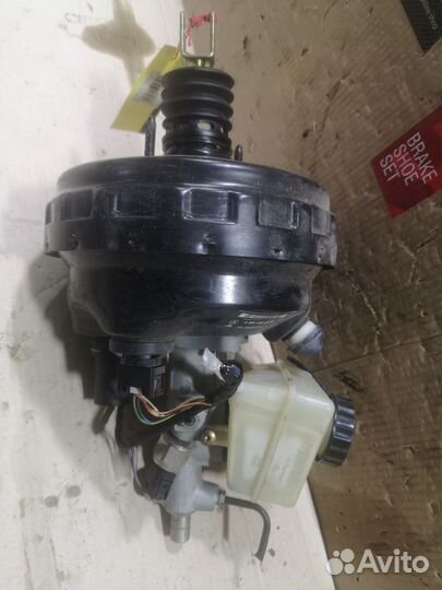 Главный тормозной цилиндр A0054309701 на Mercedes