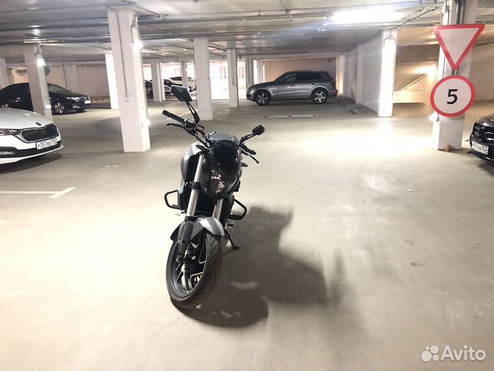 Мотоцикл Bajaj Dominar 400 (Баджаж Доминар)