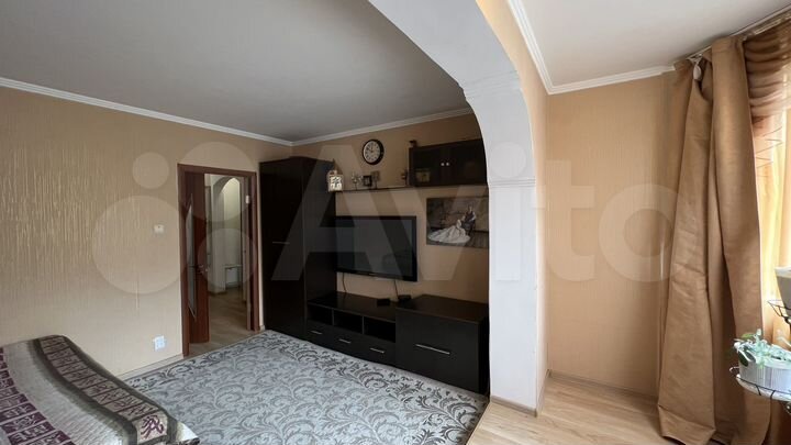 2-к. квартира, 57 м², 2/10 эт.