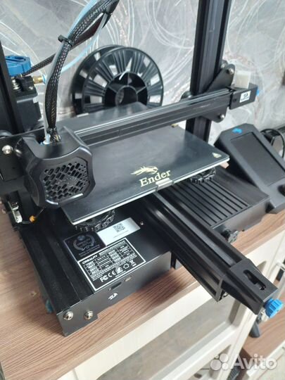 3Д принтер crealitiy ender 3 v2