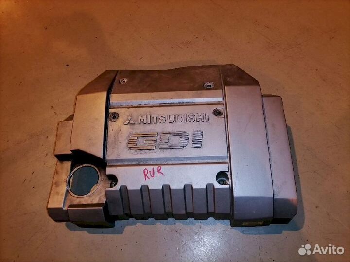 Декоративная крышка двс MR420518 Mitsubishi Chario