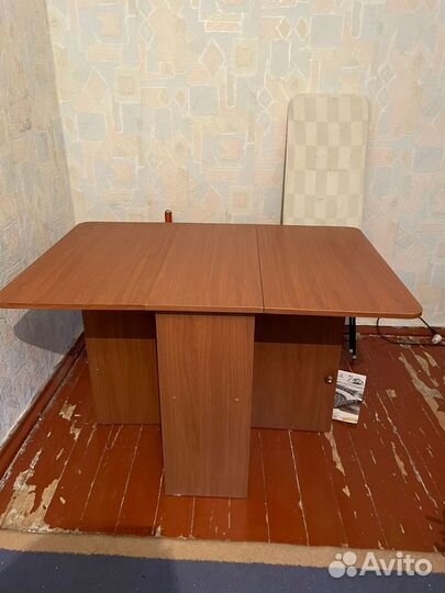 Стол книжка