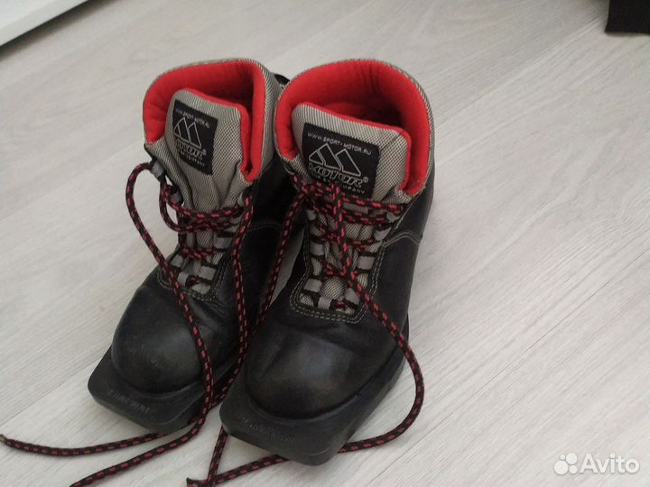 Лыжные ботинки детские 34р