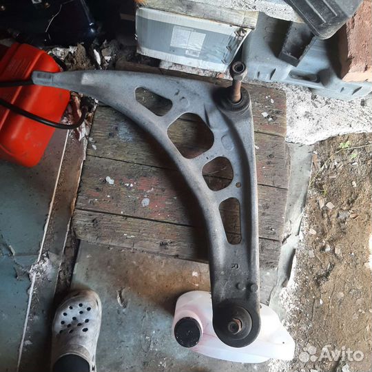 Рачаг правый е46