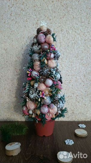 Ёлочка из природных материалов