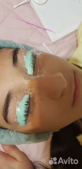 Ламинированное ресниц и бровей