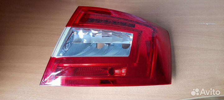 Фонарь задний на шкоду октавия правый дорестайлинг