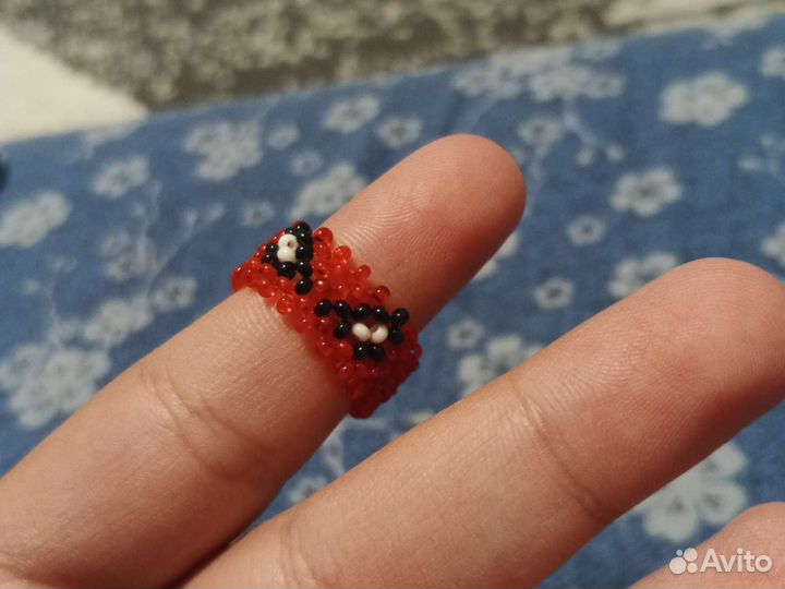 Украшения из бисера