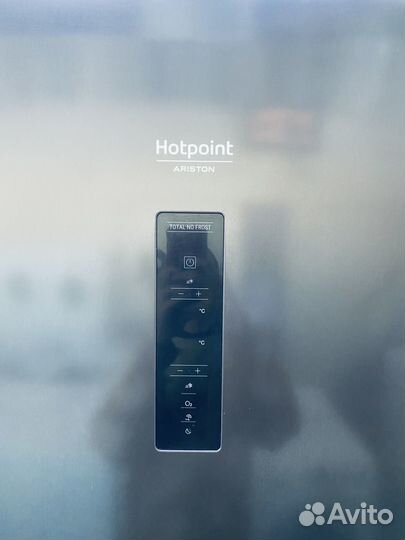 Черный Холодильник Hotpoint Ariston