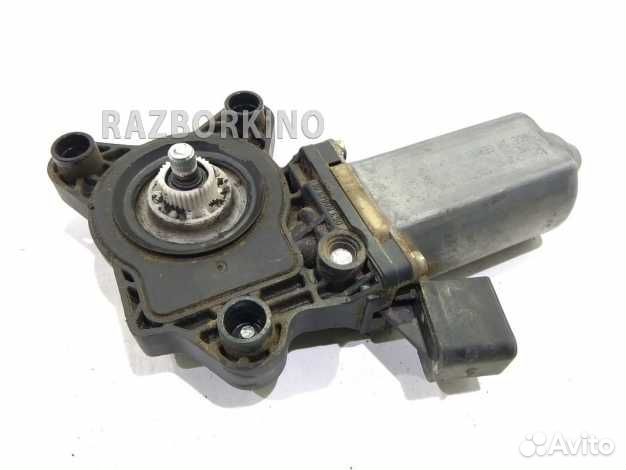 Моторчик заднего левого стеклоподъемника